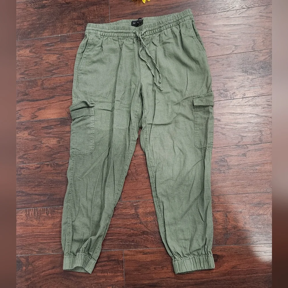 BANANA REPUBLIC LINEN GREEN CARGO PANTS 🌸🍂